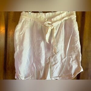 J. Jill Cream Linen  Shorts with Tie Front size Large Petite